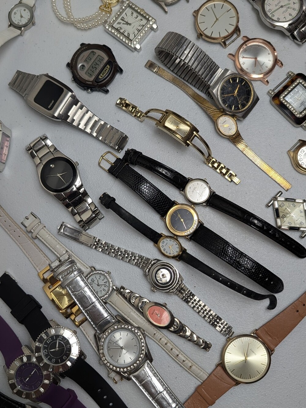 Bulk Lot of ~25+ Vintage & Contemporary Watches for Parts or Repair